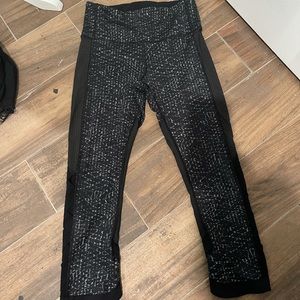 LULULEMON CROP YOGA PANTS
